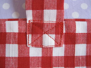 布屋村原創(chuàng)布藝教程 可愛小草莓環(huán)保袋制作方法